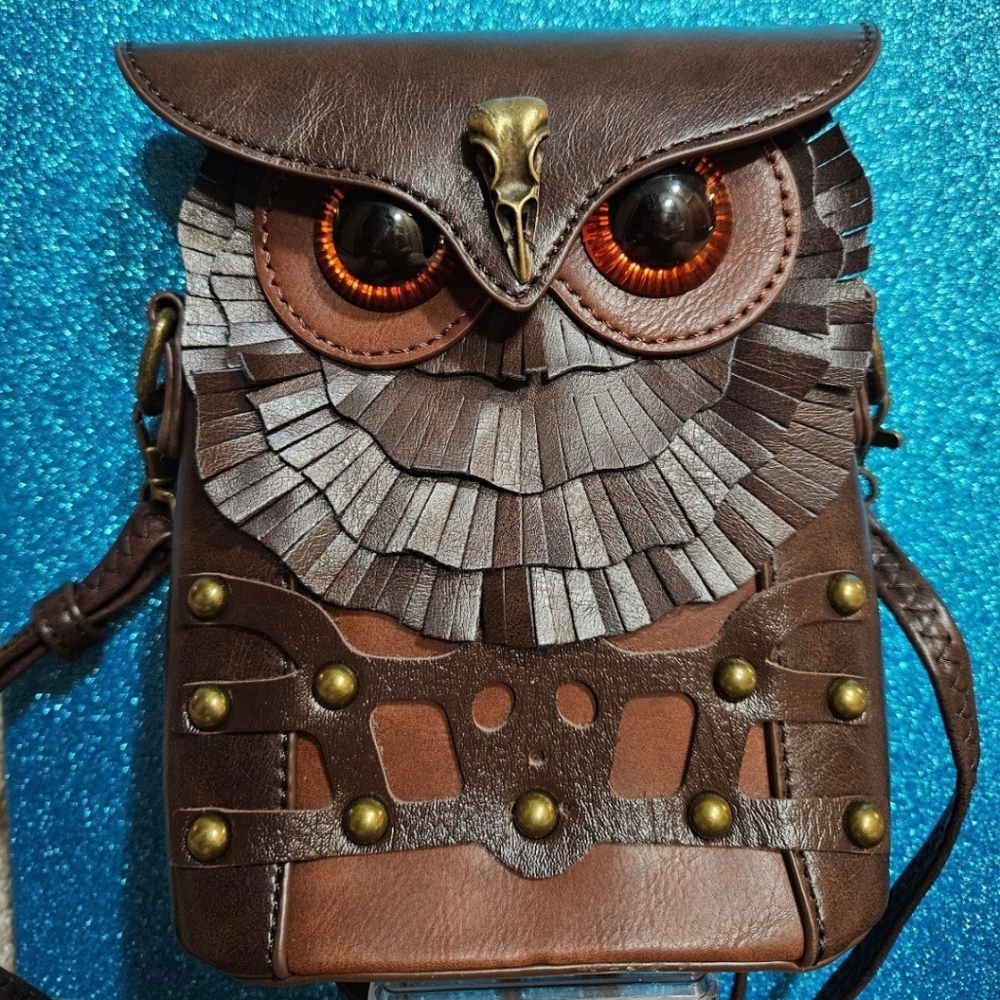 Small owl shoulder bag